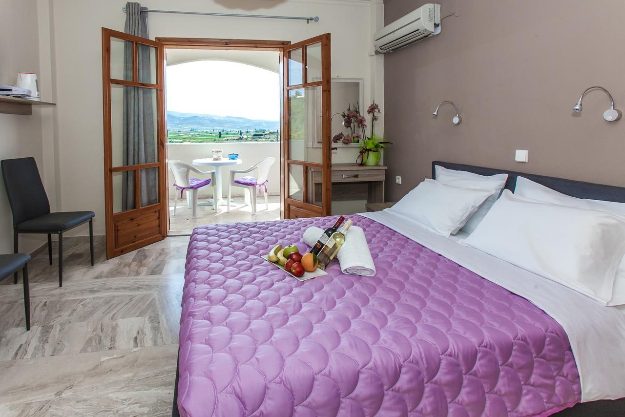 Orelia Pension Tolón Esterno foto
