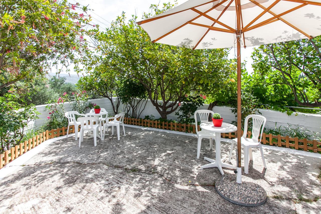 Orelia Pension Tolón Esterno foto