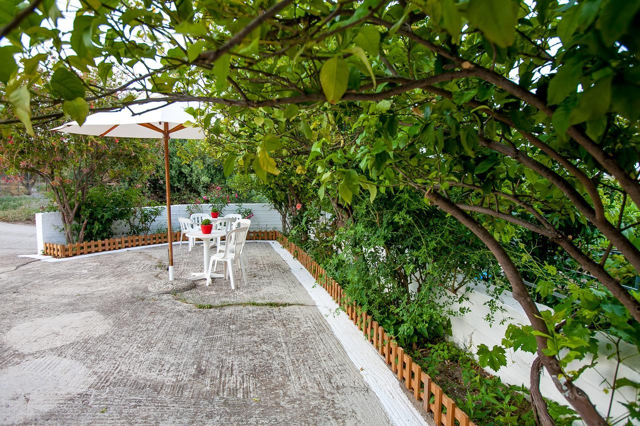 Orelia Pension Tolón Esterno foto