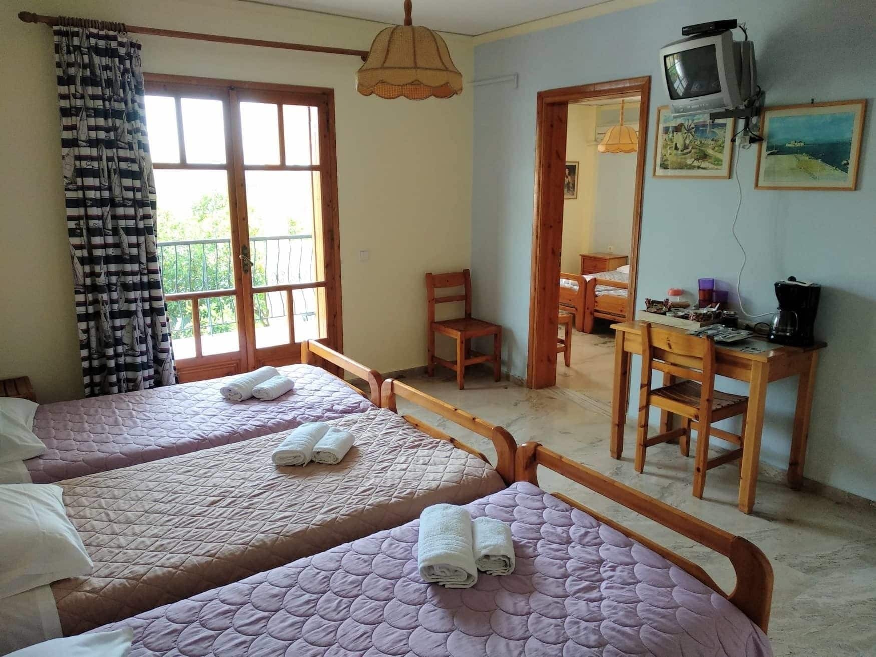 Orelia Pension Tolón Esterno foto